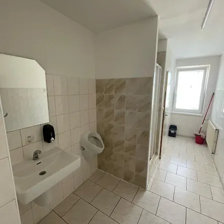 Interdoos - Brno Hostel *