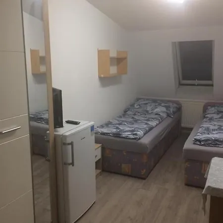 Interdoos - Brno Hostal *
